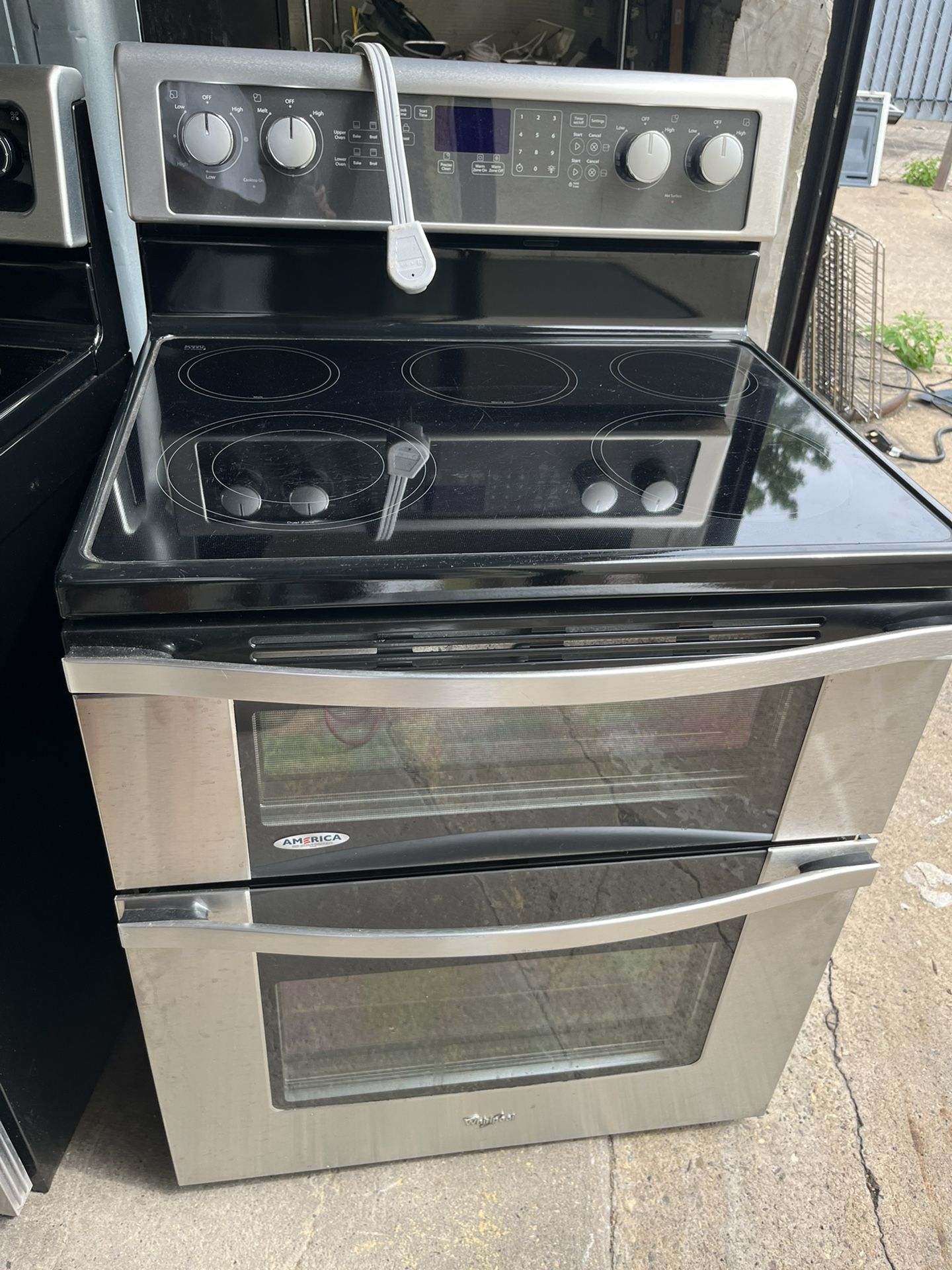 Whirlpool Stainless Steel Double Oven Glasstop Electric Stove