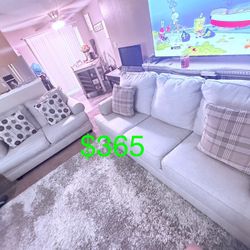 Couch/loveseat/couches/sectional
