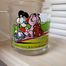 Vintage Clear Glass Mug. Garfield. 