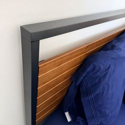 Queen Sized Bed Frame (Zinus Suzanne)