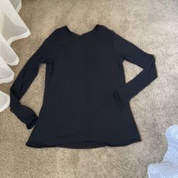 Lululemon W’s shirt Sz 12