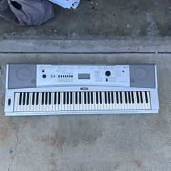 Yamaha Portable Grand Piano DGX-230 Piano Electronic Keyboard 76 Keys