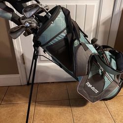 Ladies Top Flute Golf Clubs With Bag.  Like New 