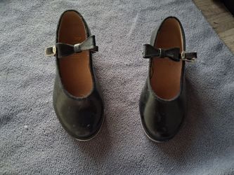 Tap dancing shoes