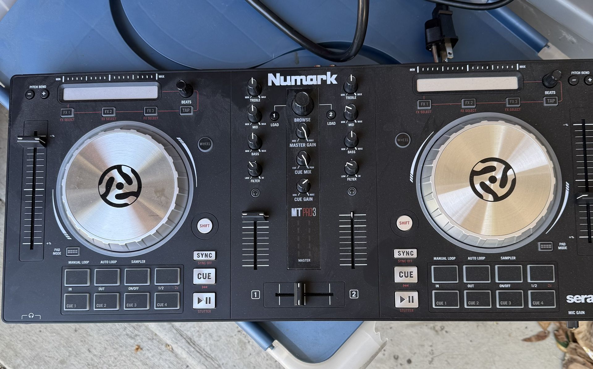 Numark MixTrack Pro 3 Serato DJ USB/Midi Controller MixTrack Pro III