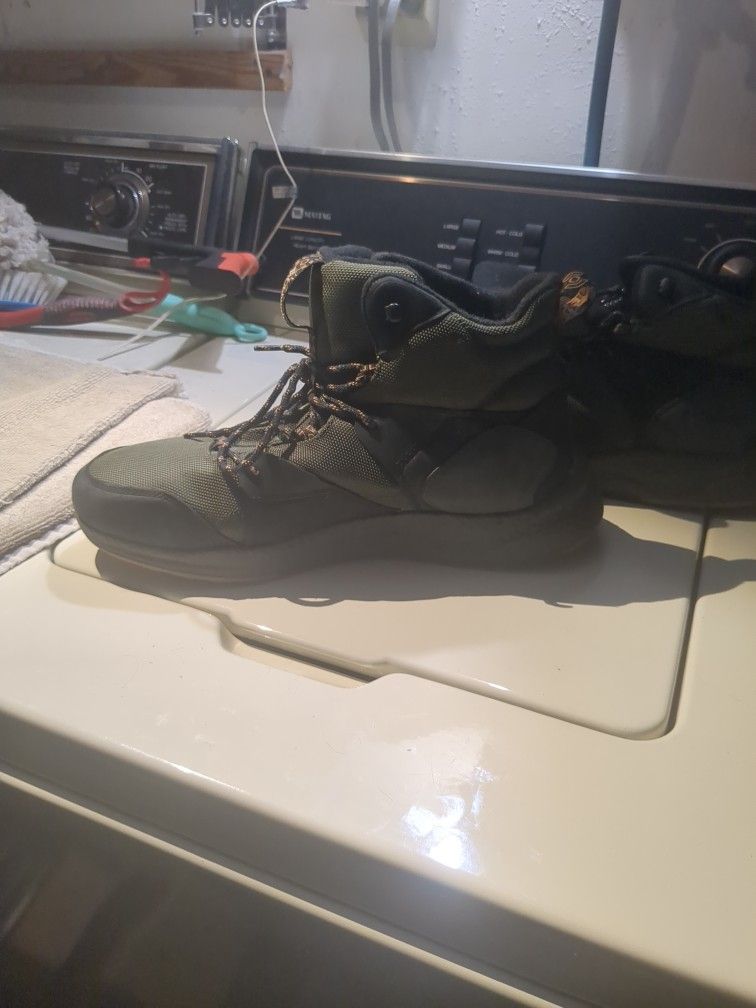 Columbia Men's Boots Size 13