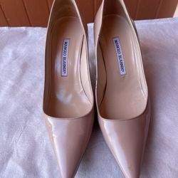 Manolo Blahnik Light Pink Leather Heel Pump https://offerup.com/redirect/?o=U2hvZXMuVVM= 6.5  Manolo Blahnik Womens Size 37 Light Pink Leather Heel Pu