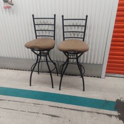 2 Stools 