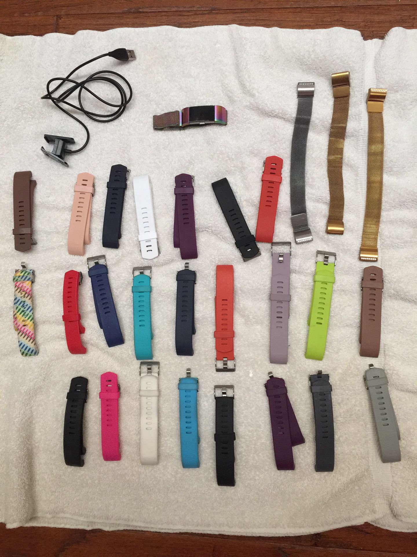 FitBit Charge2 with charger and bands