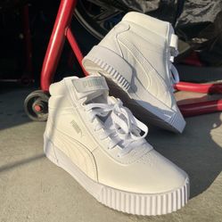 PUMA Carina Mid Sneakers - Women’s Size 7.5 - White (Like New)