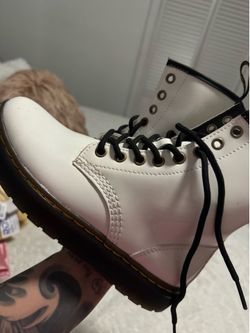 Doc Martens Zavala Size 5 Ladies