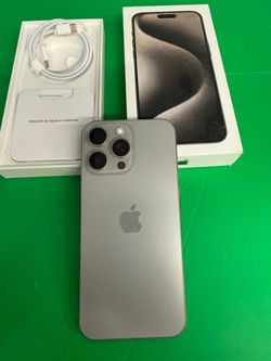 iPhone 15 pro max 256gb unlocked for any carriers ( Liberado)