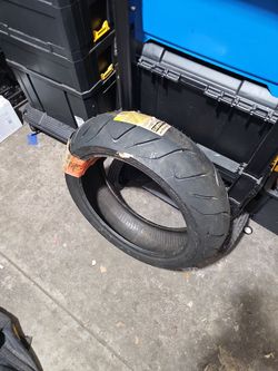 New motorcycle tire Dunlop 180/55 Zr 17 for sale