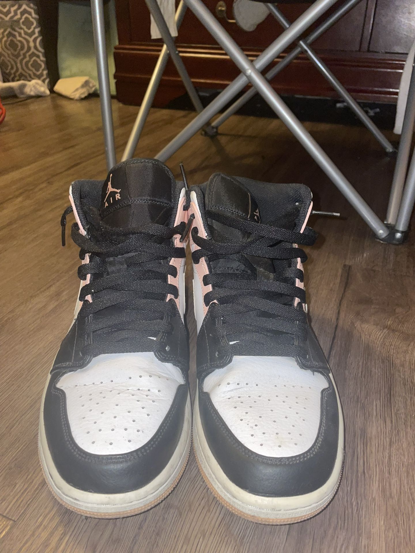 Jordan 1 mid artic orange