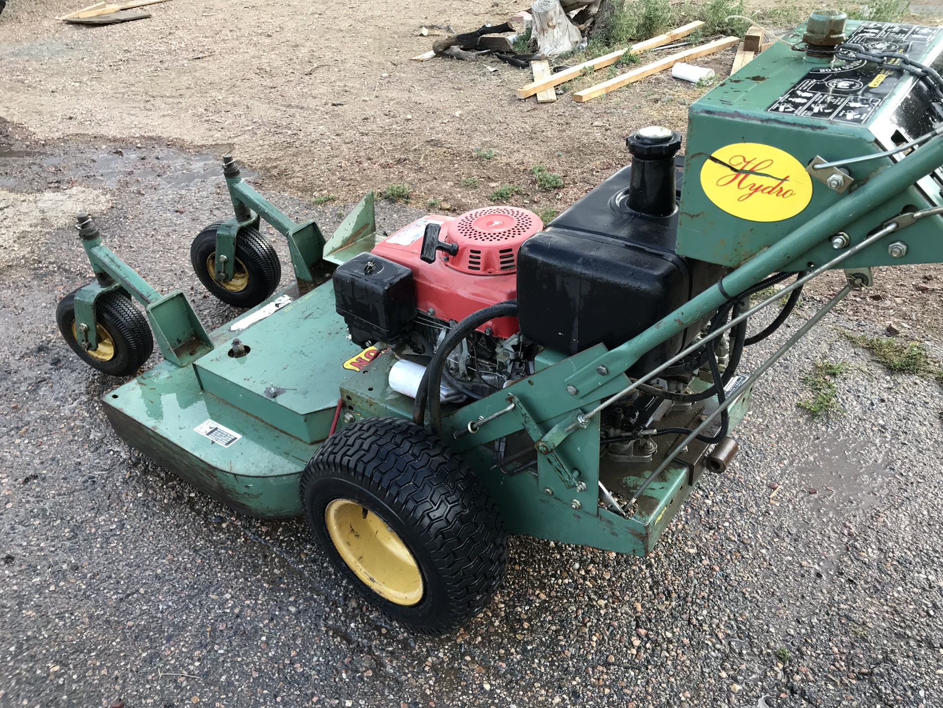 Lawn Mower GXV 390 Honda 13.0 Engine Is 36” Wide Has Two Blades