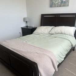 Complete Queen Bedroom Set