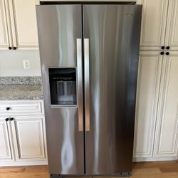 28.4 CU WHIRLPOOL Refrigerator 