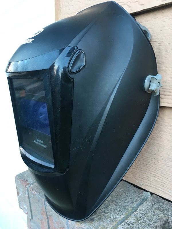Miller DigitalPerformanceTM Series Auto-Darkening Welding Helmet, OTOS Z87 W3/8-13,good condition