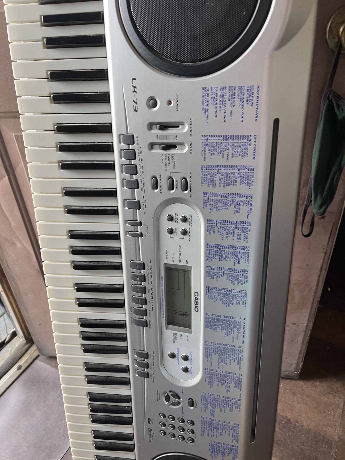 dollar Numerisk håndflade Casio Lk -73 Touch Sensitive Lighted Keys $100 OBO for Sale in Phillips  Ranch, CA - OfferUp