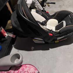 Graco snugride snuglock 35 infant car seat