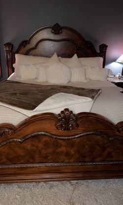 Bedroom set/Cal King
