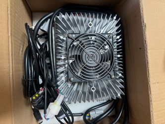 Mosasaur High-Frequency Intelligent Charger i
