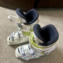 Women’s Rossignol Ski Shoes (24.5)