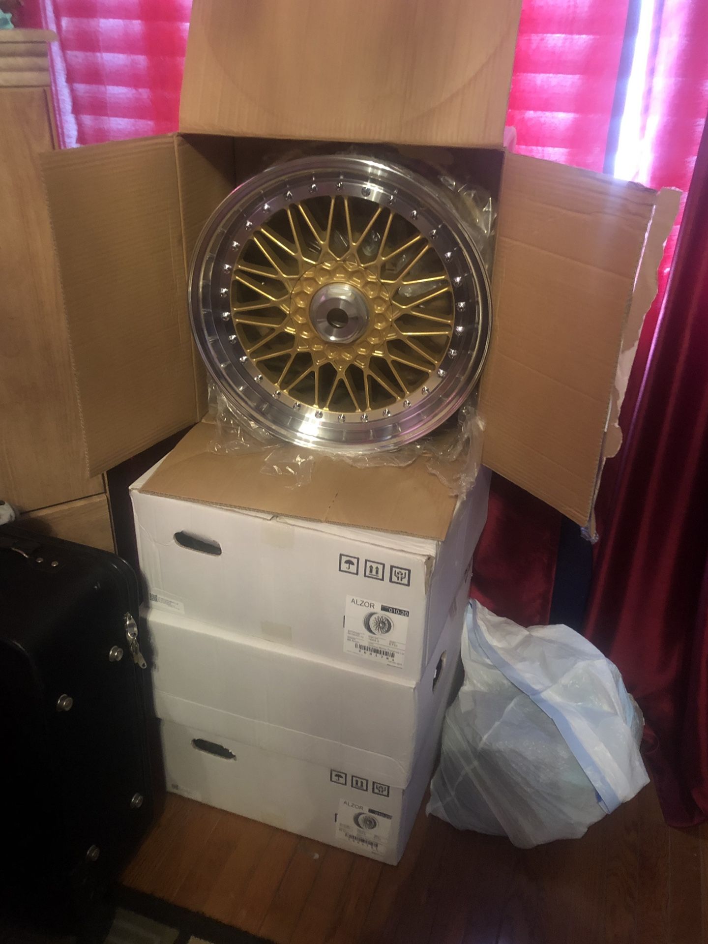 Alzor 18 x8wheels universal brand new still in box