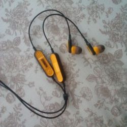 DeWalt Wireless Bluetooth Headphones 