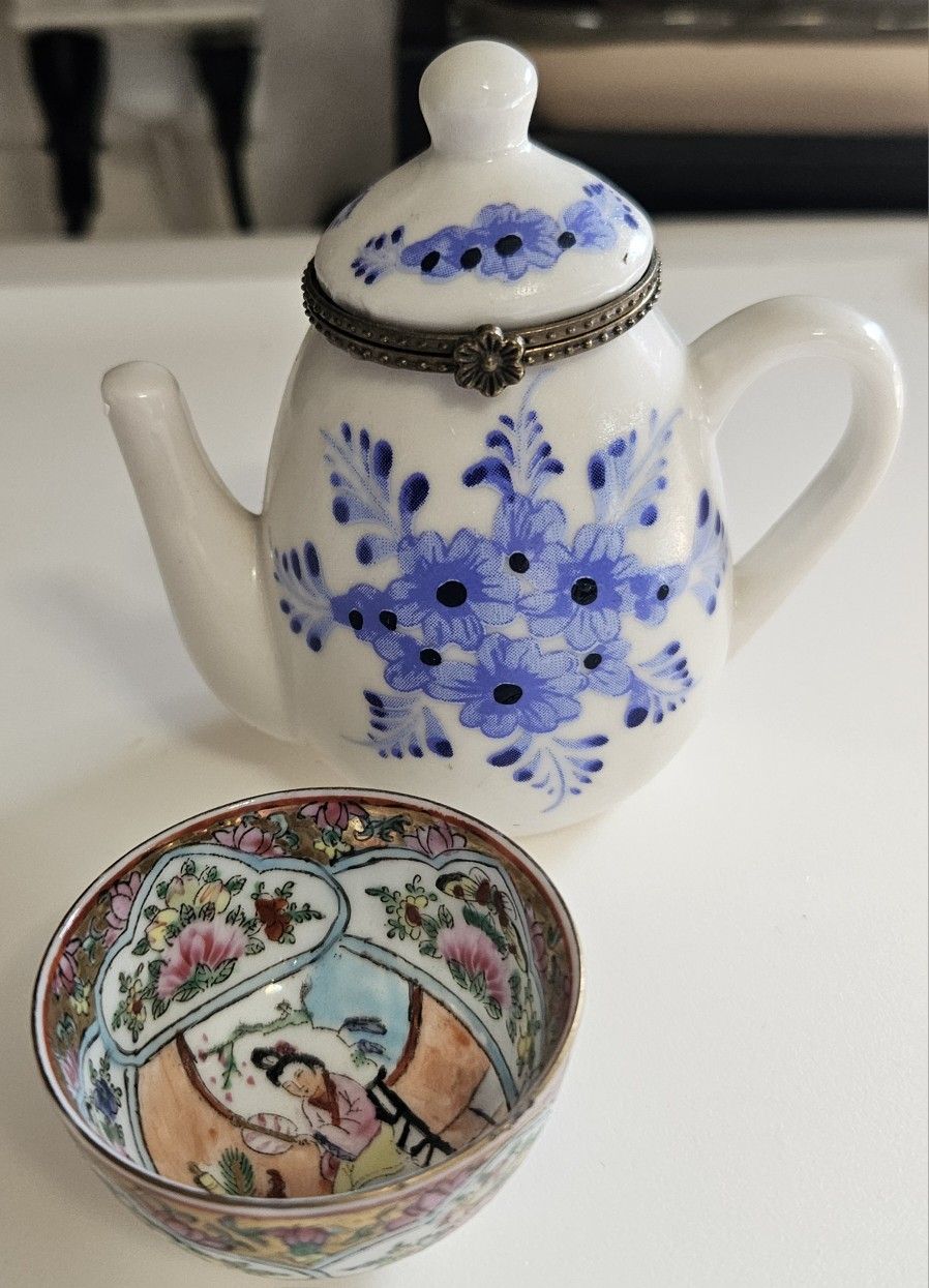 Blue And White Floral Ceramic Teapot Trinket Box