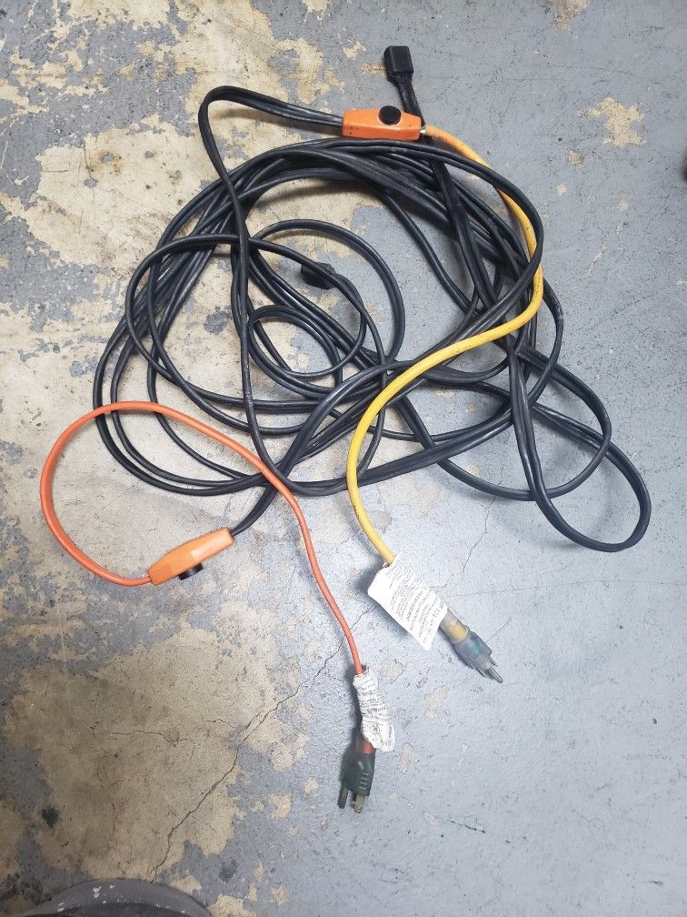 2 Water Pipe Freeze Protectors