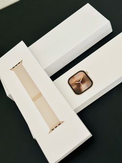 Apple Watch Series 10, 42mm, Gold Titanium W/Gold Milanese Loop! GPS + Unlocked Cellular! Retail $800 Asking $630