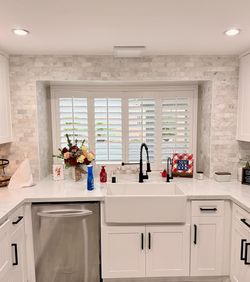 Plantation Shutters- FREE ESTIMATES & SAME DAY PRICING, Custom, Real Wood, Window Shutters, Treatments, Coverings. Persianas de Madera.