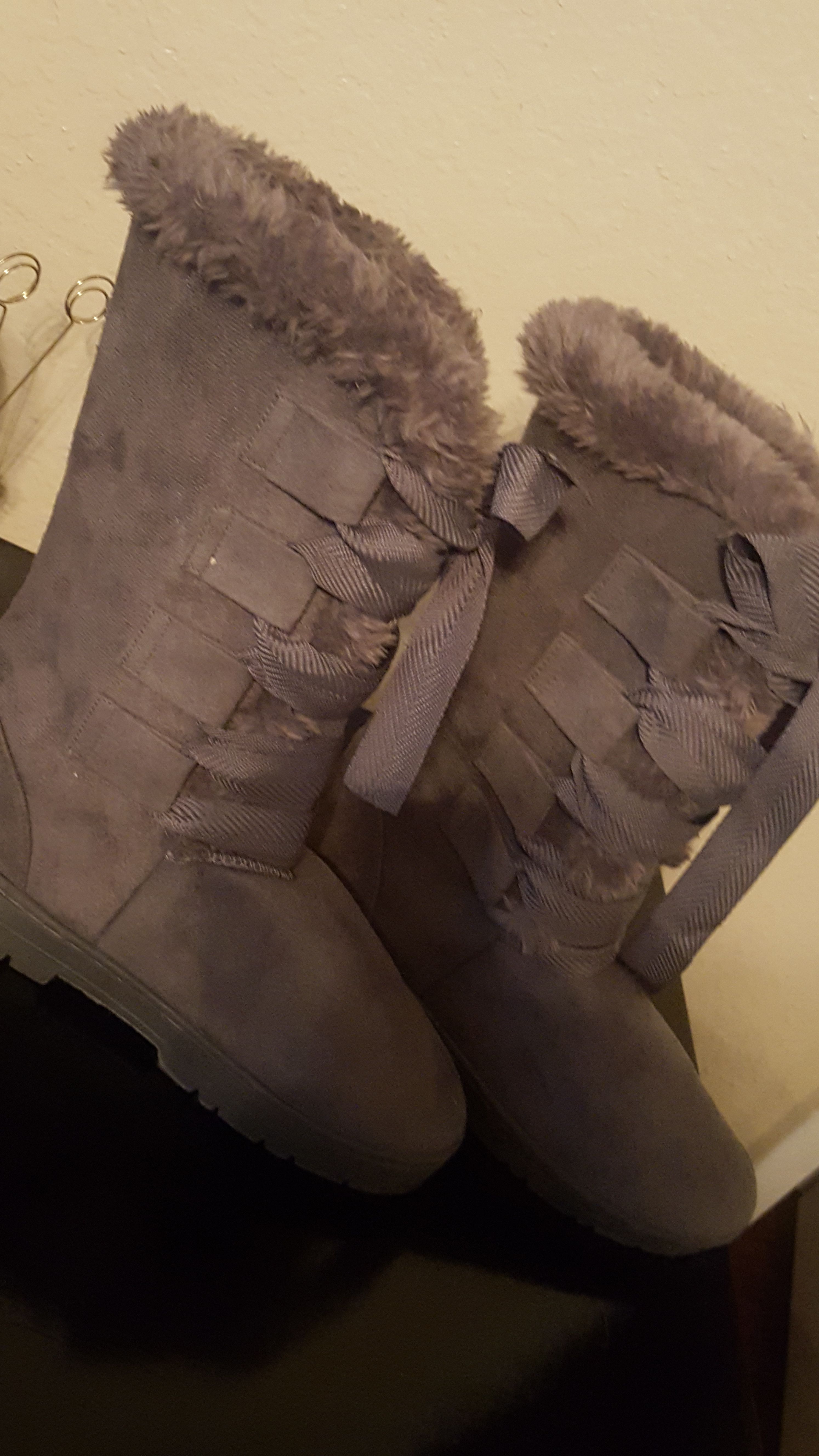 New Heather grey snow boots