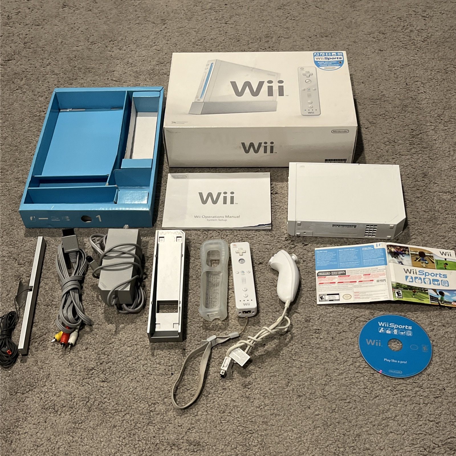 Nintendo Wii Console System Wii Sports RVL-001 In Box Tested