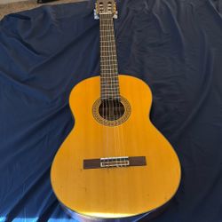Yamaha Acoustic Guitar 