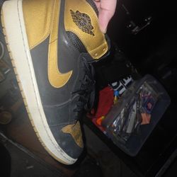 Size 13 - Air Jordan 1 Retro High Melo