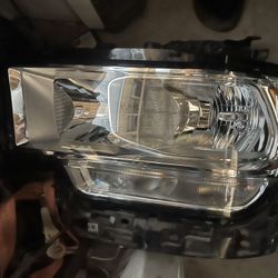 2022 Ram 2500 Head Lights 