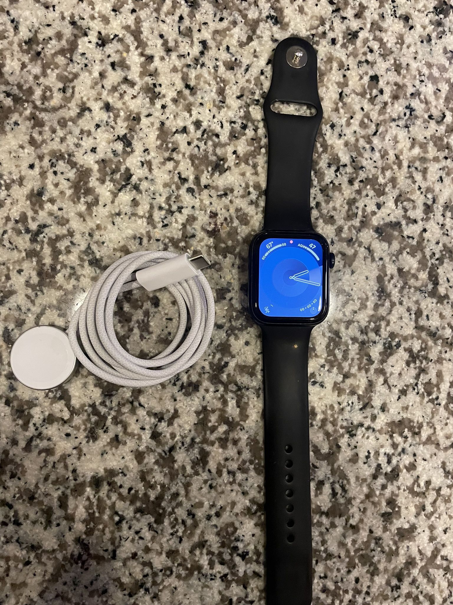 Apple Watch Series SE 44mm 2nd Generation Black With Sport Band and Charge - 100% Battery Health