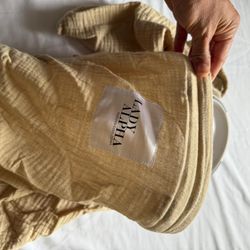 Nursing Cover + Wearable Neck Fan – Perfect for Breastfeeding Moms