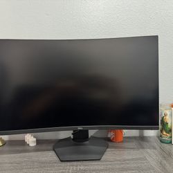   DELL 32 CURVED GAMING MONITOR