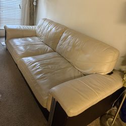 Luxury White Leather Couch with Silver Accents – Excellent Condition