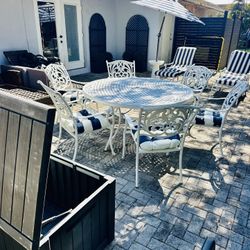 (can Deliver) BOMBAY OUTDOOR FURNITUTE (white) nautical theme over $2800 aluminum/cast chairs,table,cushions,box