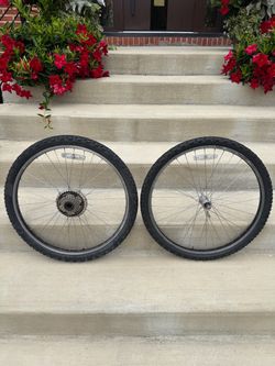 26” Rims and alloy rims with great tires.