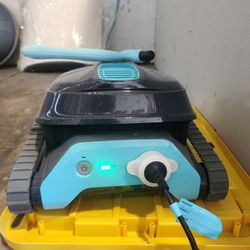 Dolphin Liberty Cordless Vacuum