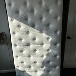 New Twin Mattress Without plastic Cover 