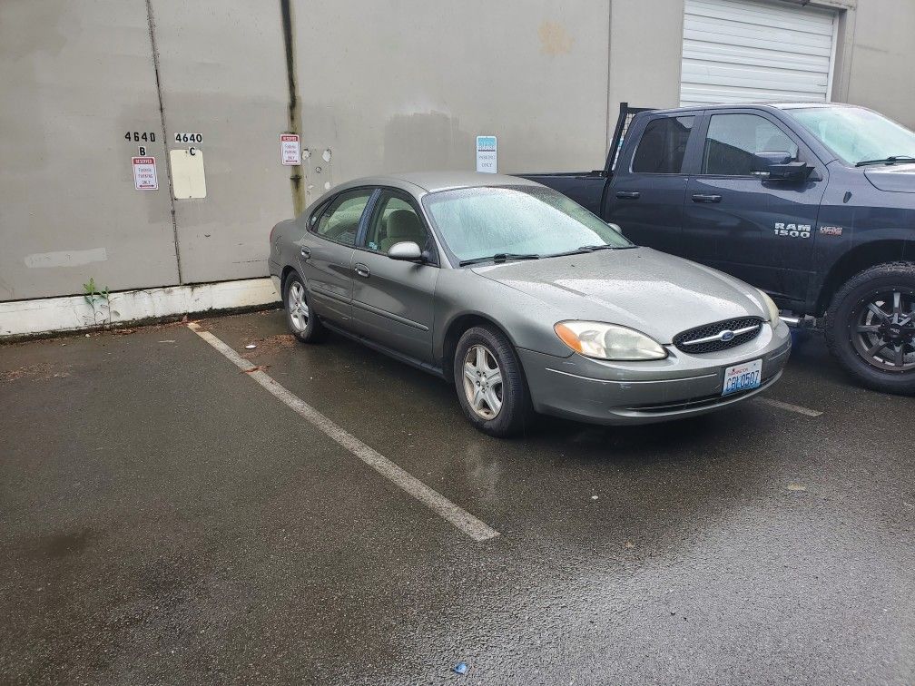 2001 Ford Taurus