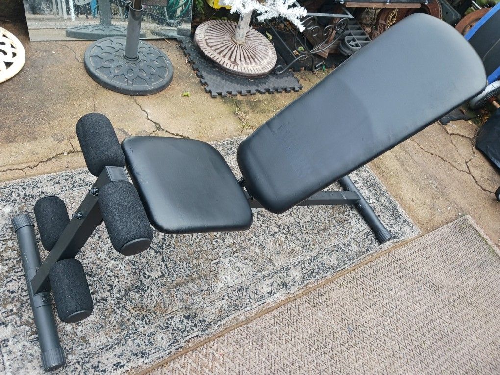 Gym BENCH. Leather. Adjustable 