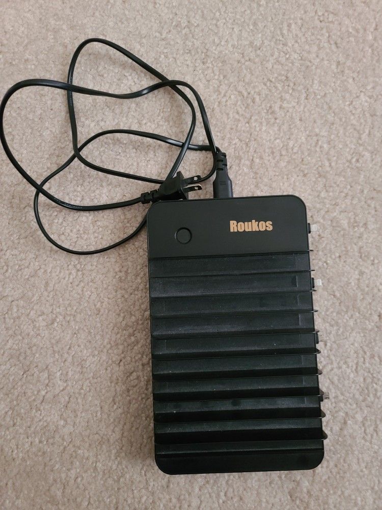 ROUKOS 10-PORT USB Smart Charger Station Model FP-C10AÂ