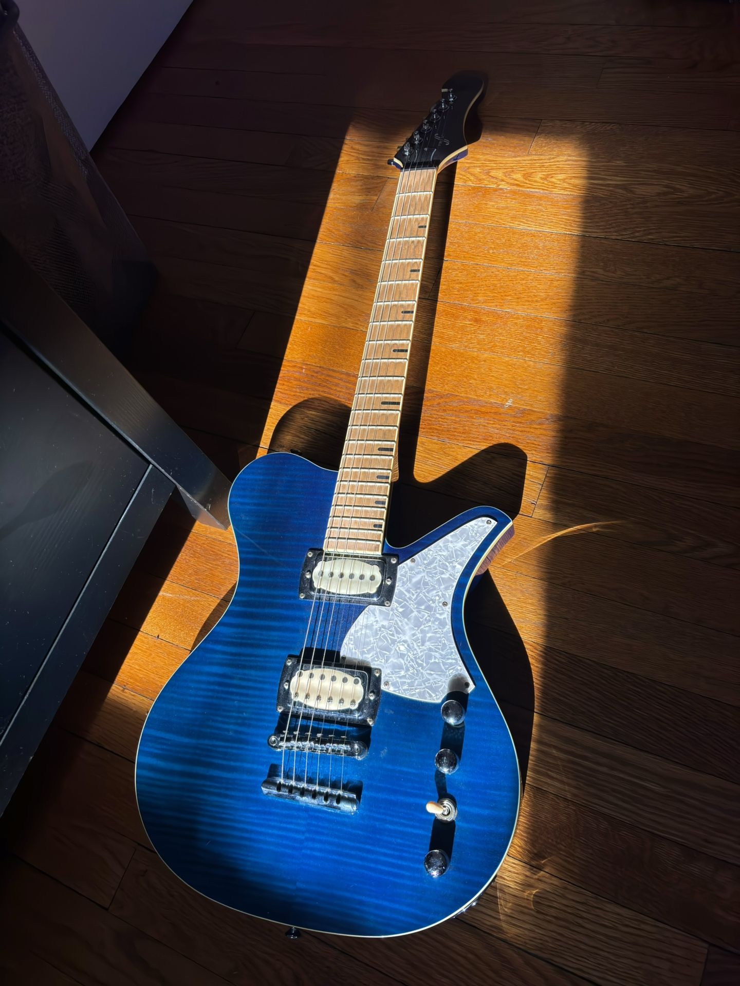 First Act Sheena Electric Guitar CE240 Transparent Blue (Bone Nut)
